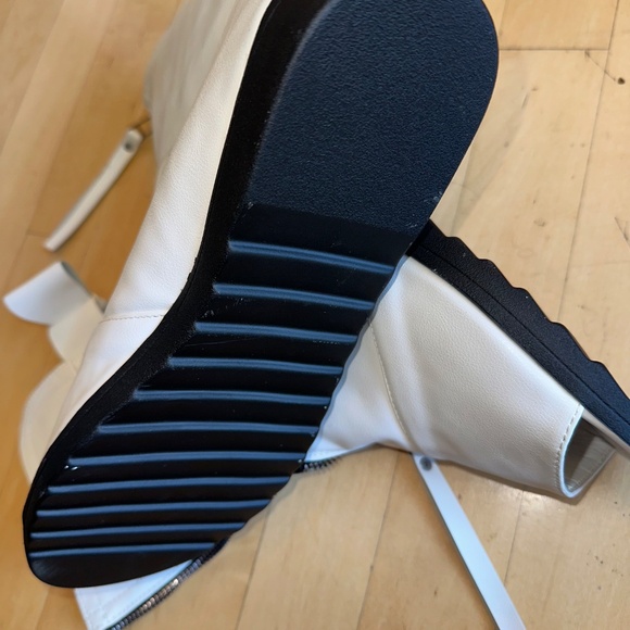 Tinstree White leather open toe ankle boot, 10, PG1465 - Picture 4 of 6